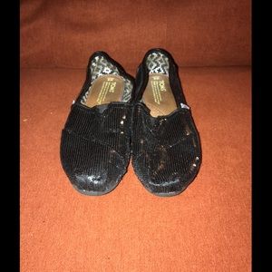 Black sequined TOMS sz 8